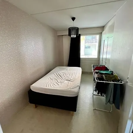 Ground Floor 3 Bedroom Apartment, Free Parking