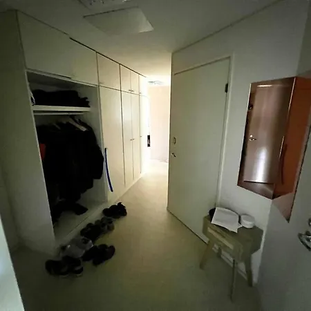 Ground Floor 3 Bedroom Apartment, Free Parking Lejlighed *