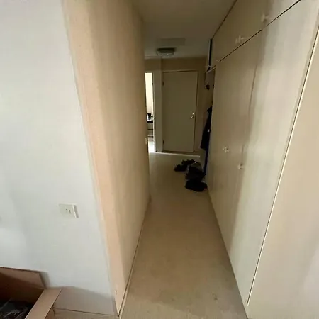 Huoneisto Ground Floor 3 Bedroom Apartment, Free Parking
