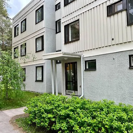 Ground Floor 3 Bedroom Apartment, Free Parking Huoneisto