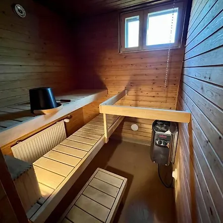 Huoneisto Ground Floor 3 Bedroom Apartment, Free Parking Oulu