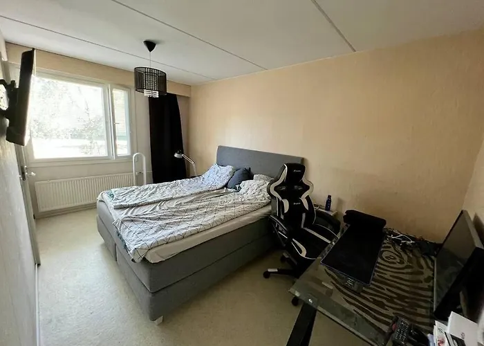 Апартаменты Ground Floor 3 Bedroom Apartment, Free Parking Оулу