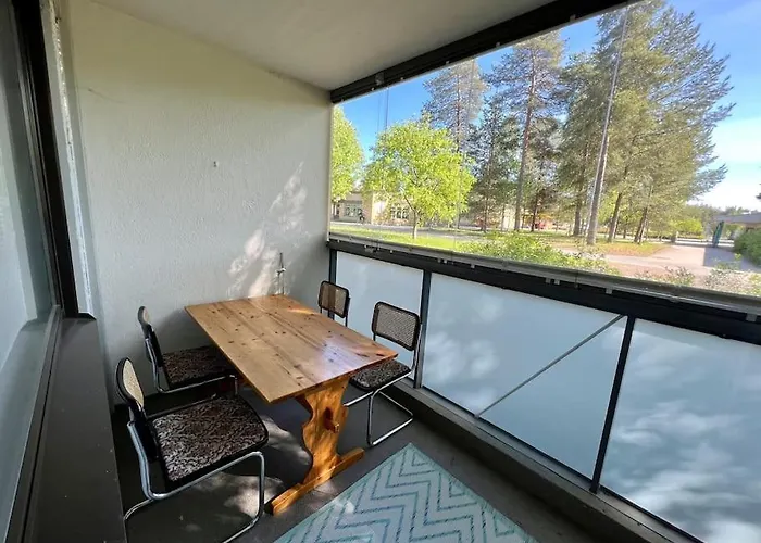 Ground Floor 3 Bedroom Apartment, Free Parking *