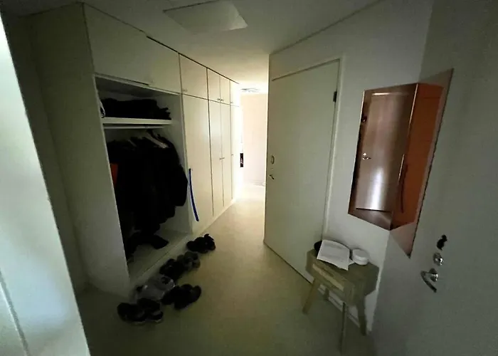 Ground Floor 3 Bedroom Apartment, Free Parking Апартаменты *